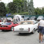 На «выставке» американских автомобилей победил советский мотоциклист (фото)