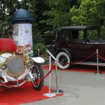 На «выставке» американских автомобилей победил советский мотоциклист (фото)