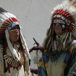 На «выставке» американских автомобилей победил советский мотоциклист (фото)