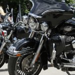 На «выставке» американских автомобилей победил советский мотоциклист (фото)