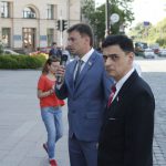 «Свобода» встречает харьковских депутатов (фото)