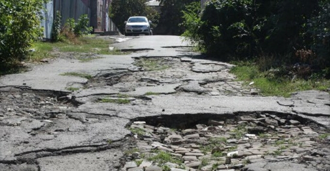 Горсовет: отремонтируем все дороги, но не в этом году или не в этой жизни