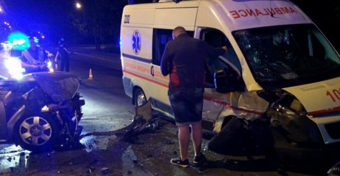 Тяжелое ДТП в Харькове с участием машины скорой помощи