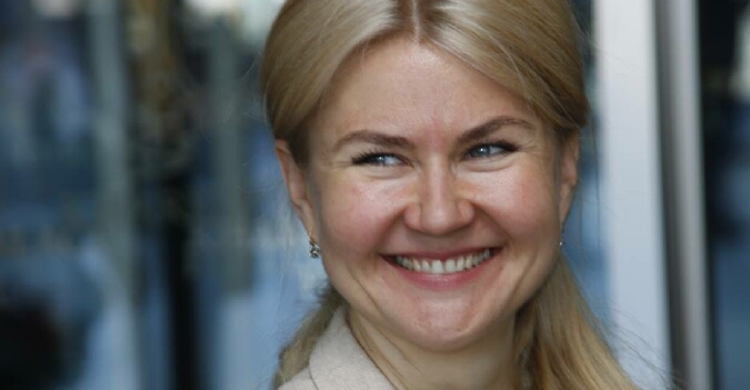 Светличная держит "руку на пульсе" строительства Песочинской школы