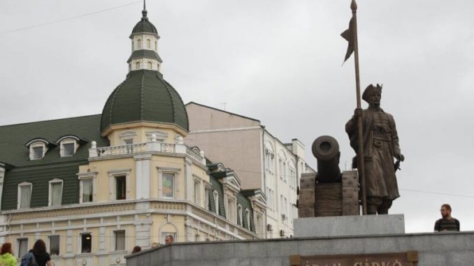 В Харькове открыли памятник И. Сирко (фото)