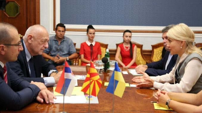 Губернатор области встретилась с послами Сербии и Македонии