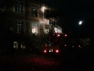 Пожар в Харькове: загорелся деревянный многоквартирный дом