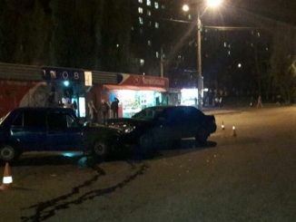 ДТП в Харькове: лобовое столкновение двух автомобилей