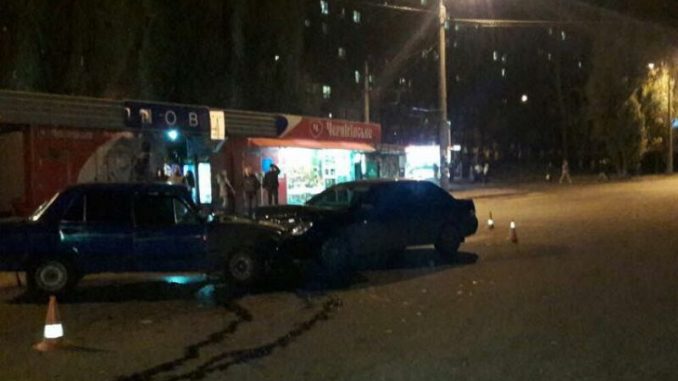 ДТП в Харькове: лобовое столкновение двух автомобилей