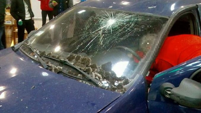 В Харькове водитель под «наркотой» протаранил двери торгового центра своим авто