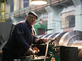 Заработная плата на крупнейшем заводе Харькова выросла на 40%