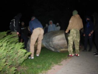 У Харкові повалено пам’ятник радянському Маршалу