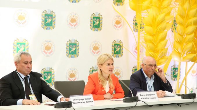 Юлія Світлична. Маємо домовленість щодо непідвищення цін на соціальні сорти хліба протягом року