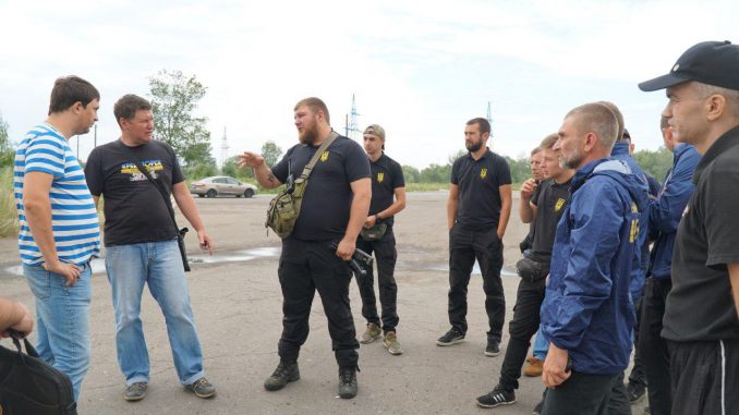 Национальный корпус на Донбассе воспитывает «черных лесорубов»