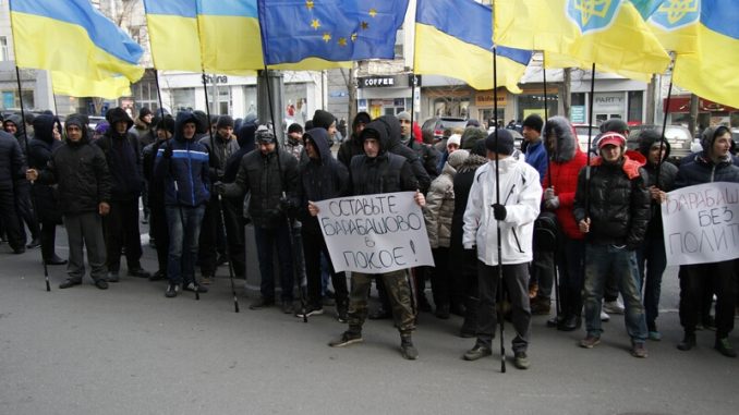 Предприниматели рынка «Барабашово» вышли на пикет против политики