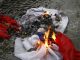 Сожгли «елочку», флаг России, подожгли шины, выразили протест – харьковчане под консульством РФ