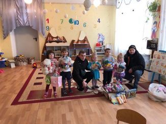 Національний Корпус на Донеччині привітав дітлахів зі свтом