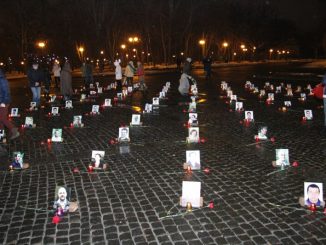 Двести человек пришли почтить память Небесной Сотни в Харькове
