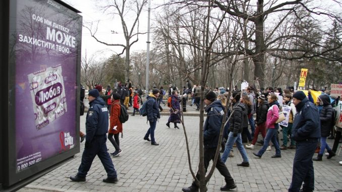 Впервые в Харькове феминистки перекричали своих противников
