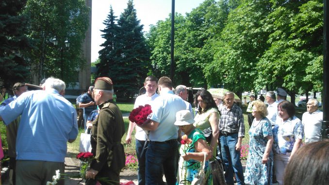 Одиозного экс депутата Харьковского горсовета облили зеленкой