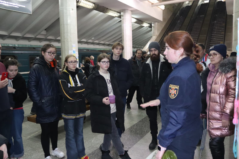 инструктаж жителей Харькова по безопасности